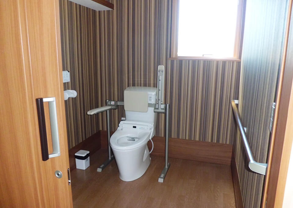 車いす対応トイレ